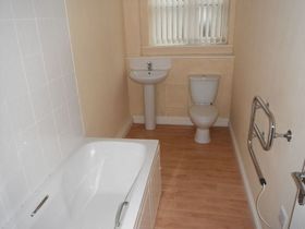 2 bedroom Flat to re...